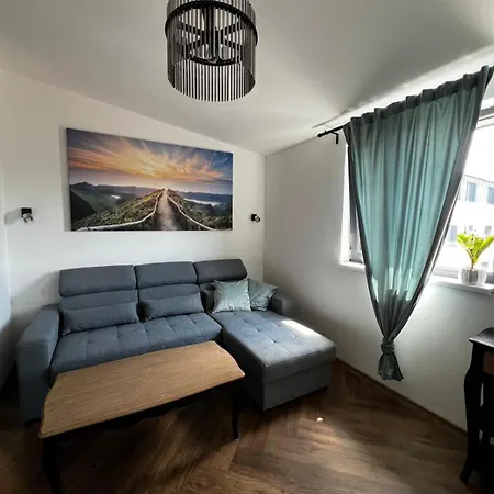 Luxusni 2kk, Vyhled Do Dvora, 10 Min Plaz * Horni Plana