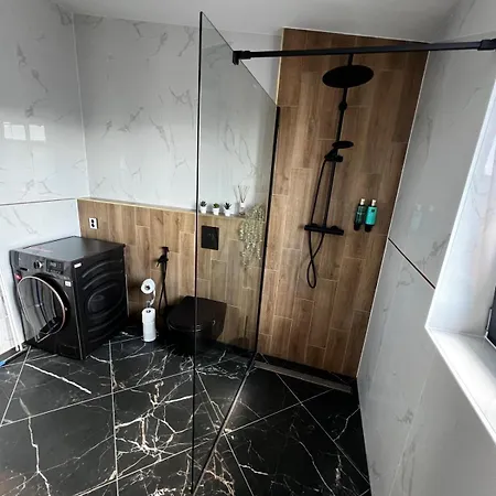 Luxusni 2kk, Vyhled Do Dvora, 10 Min Plaz