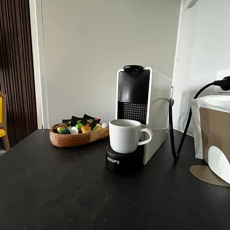 Luxusni 2kk, Vyhled Do Dvora, 10 Min Plaz Apartment